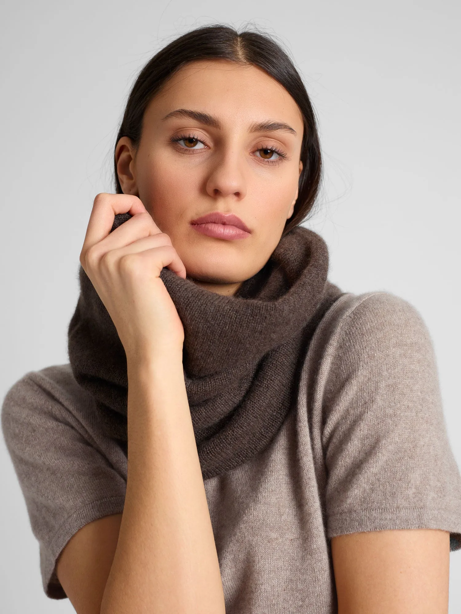 Cashmere snood "Eida" - dark brown