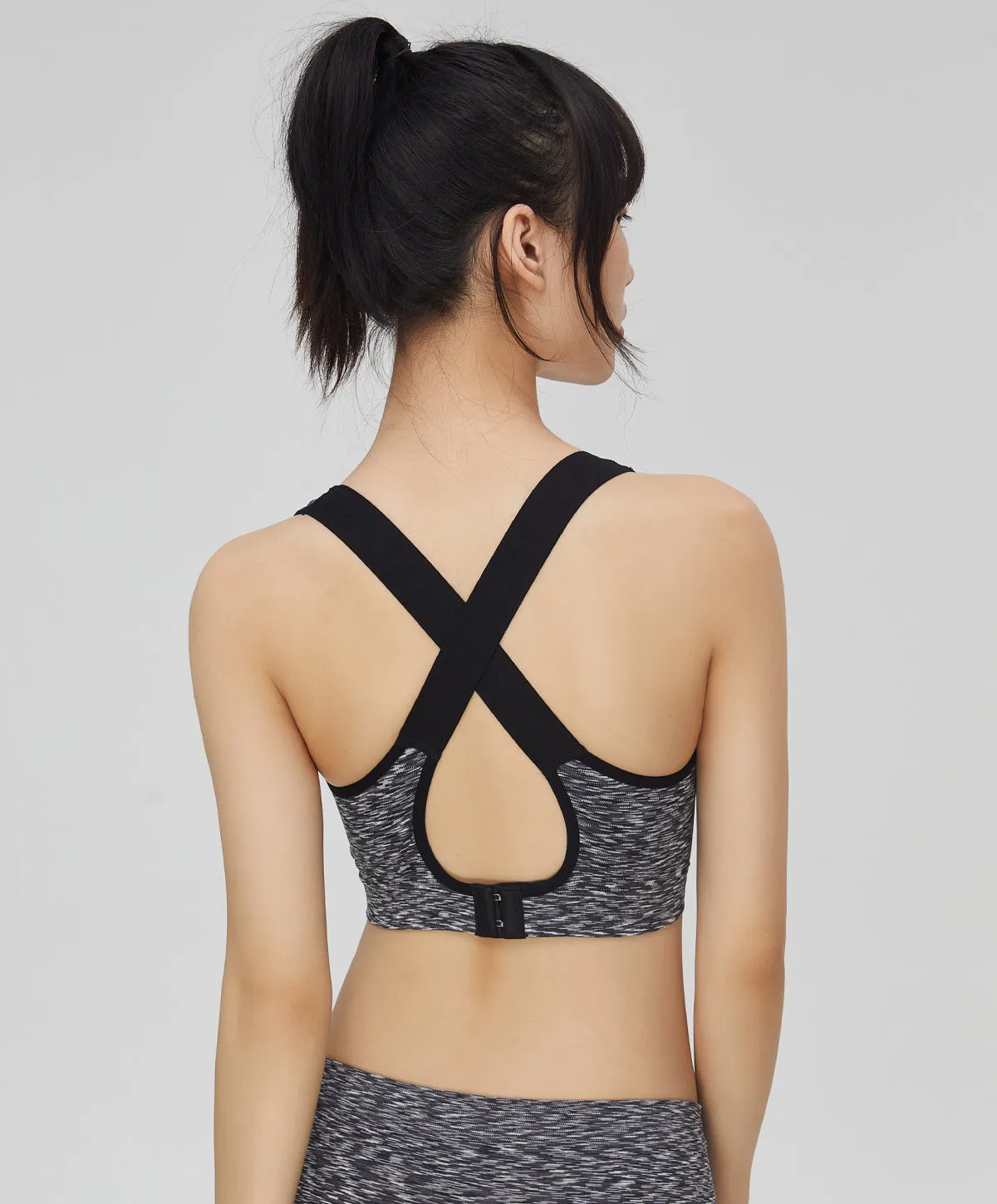 Energized Soulful Seamless Cross-Back Sports Bra 201-1110S