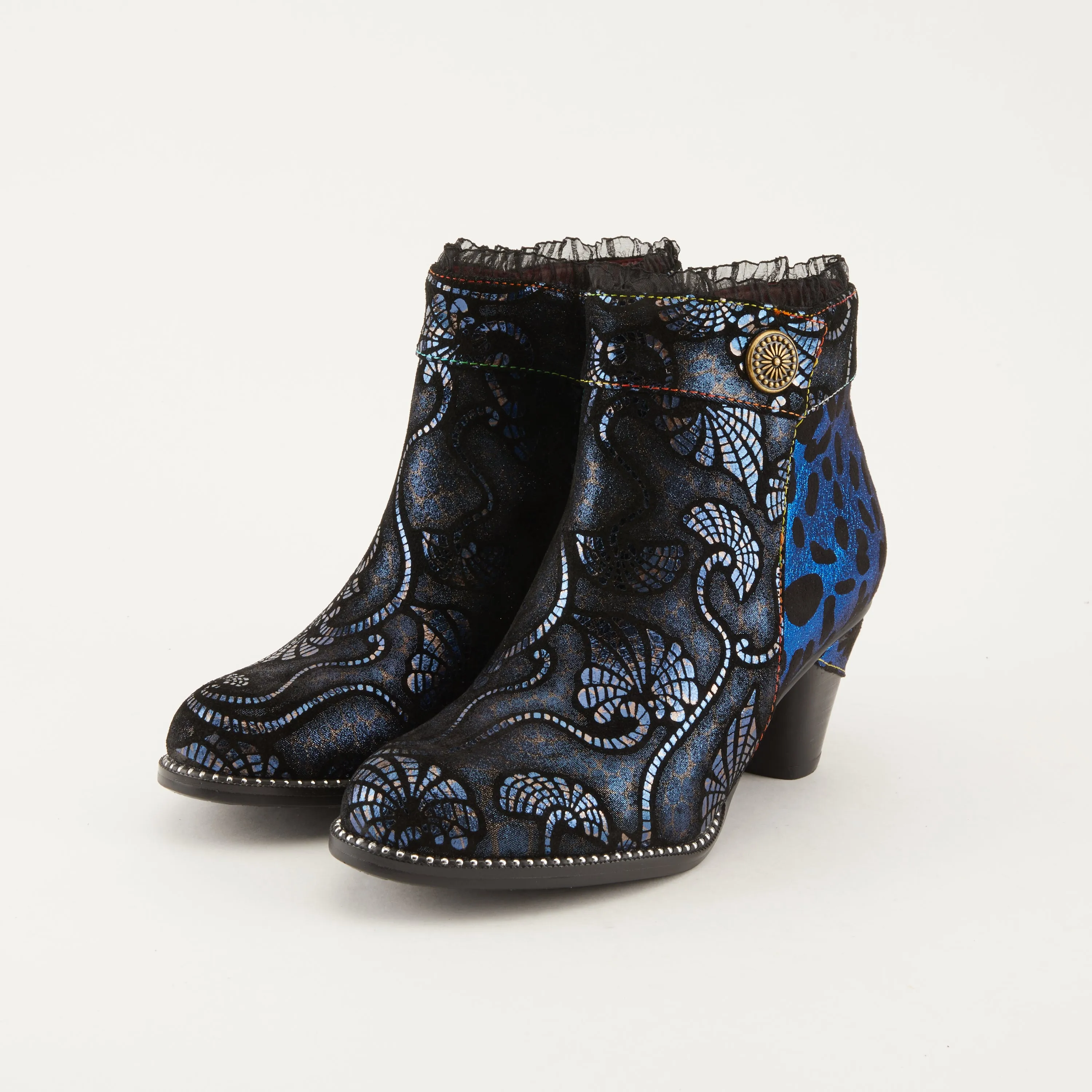 L'ARTISTE DESSA BOOTIE