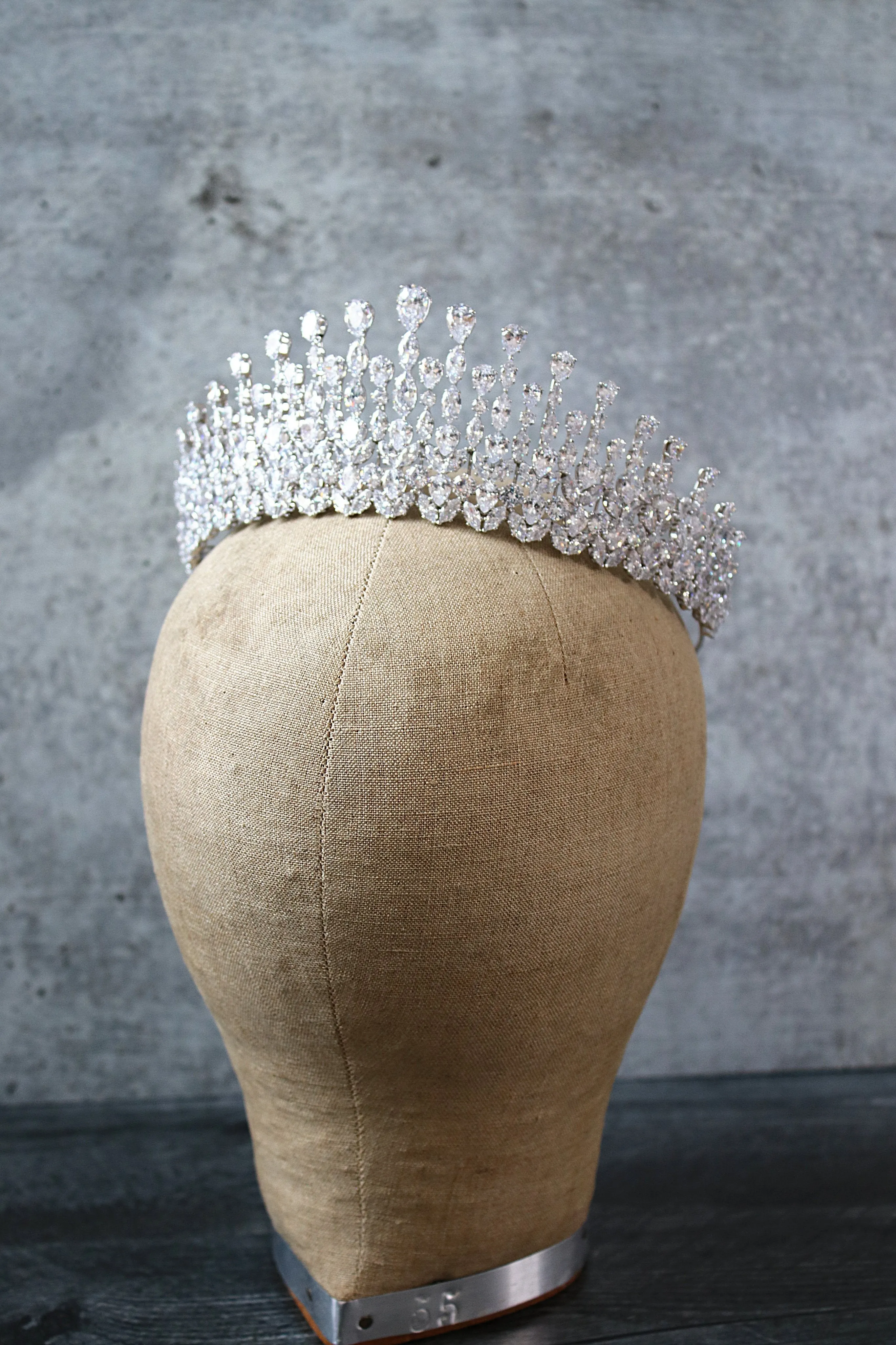 LUCREZIA Royal Bridal Crown